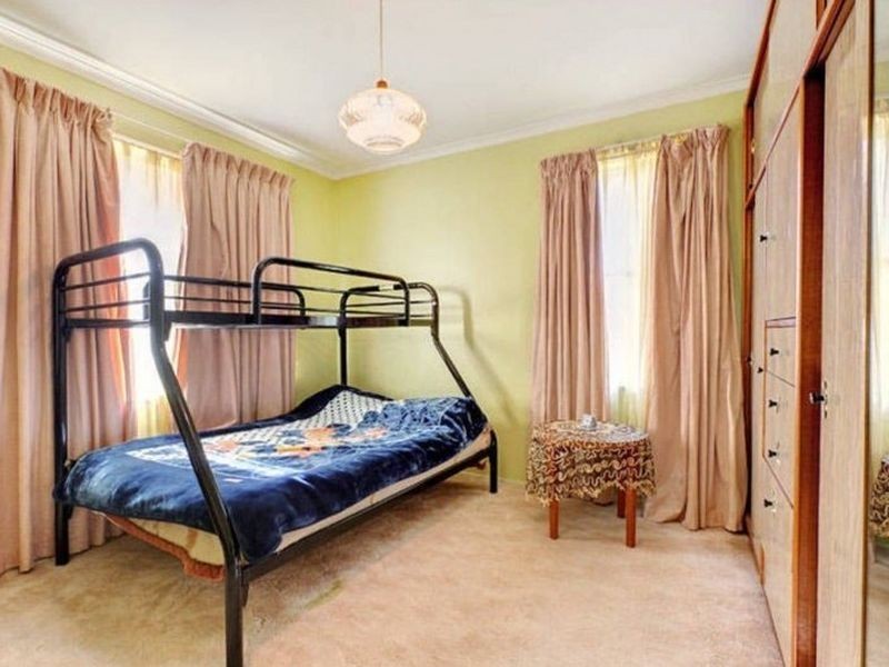 16 Rosedale Crescent, Dallas VIC 3047