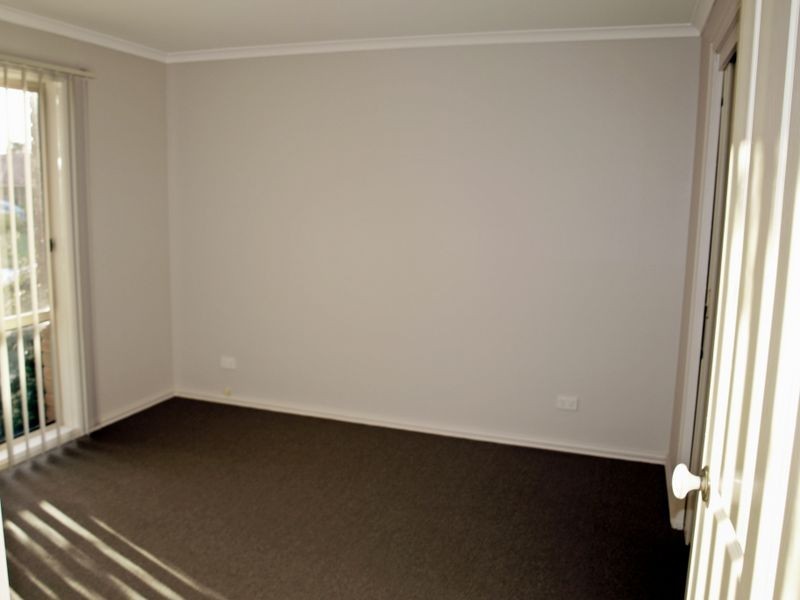 2/9 Chircop Close, Sydenham VIC 3037