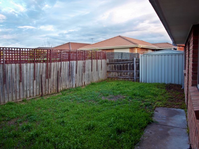 2/9 Chircop Close, Sydenham VIC 3037