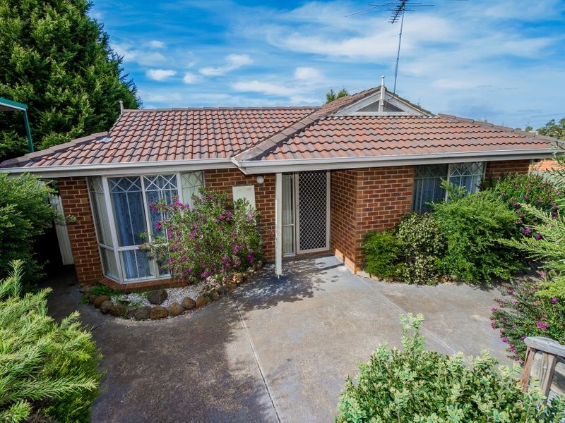 2 Eucalyptus Place, Meadow Heights VIC 3048