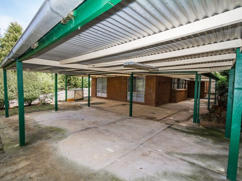 2 Eucalyptus Place, Meadow Heights VIC 3048
