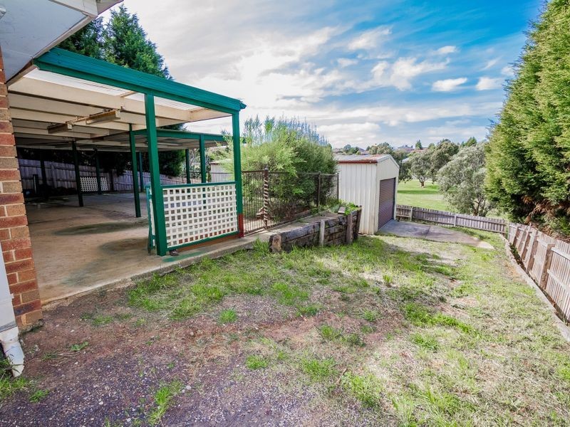 2 Eucalyptus Place, Meadow Heights VIC 3048