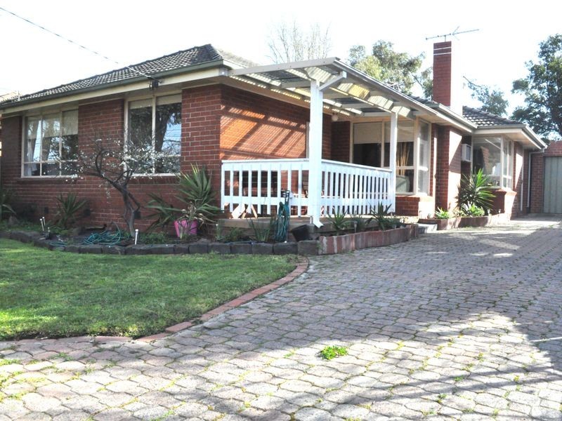 35 Christopher Crescent, Tullamarine VIC 3043