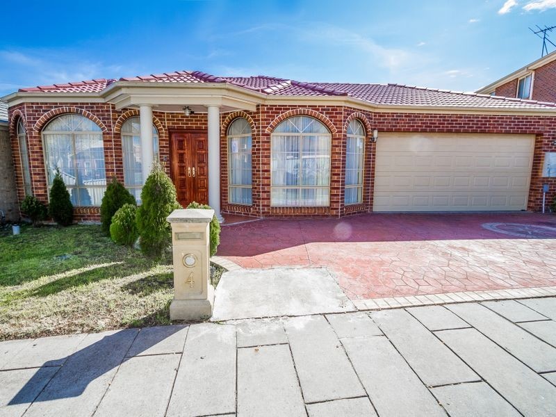 4 Wild Crescent, Roxburgh Park VIC 3064