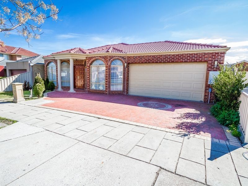 4 Wild Crescent, Roxburgh Park VIC 3064