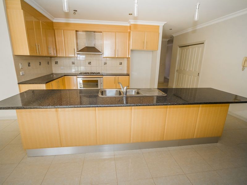 4 Wild Crescent, Roxburgh Park VIC 3064