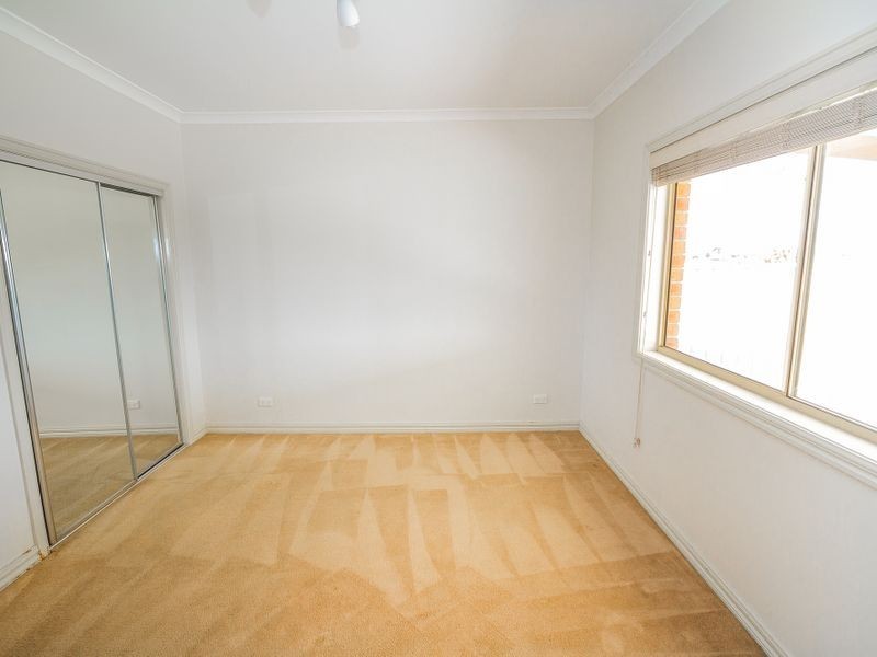 4 Wild Crescent, Roxburgh Park VIC 3064