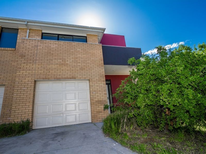 17 Crestview Close, Roxburgh Park VIC 3064