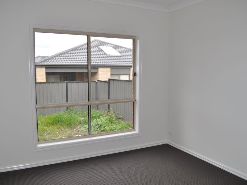 6 Viewside Crescent, Craigieburn VIC 3064