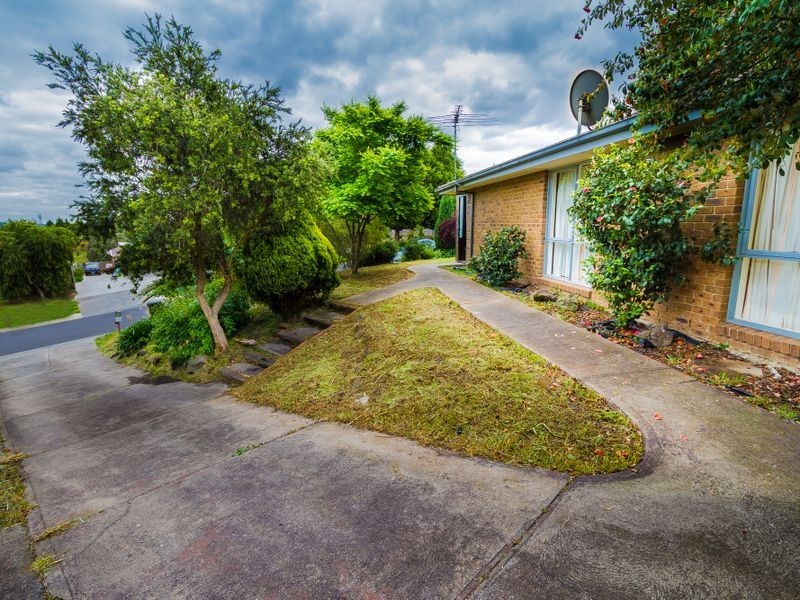 12 Green Valley, Meadow Heights VIC 3048