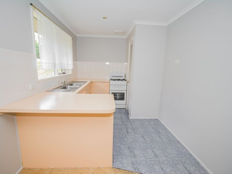 12 Green Valley, Meadow Heights VIC 3048