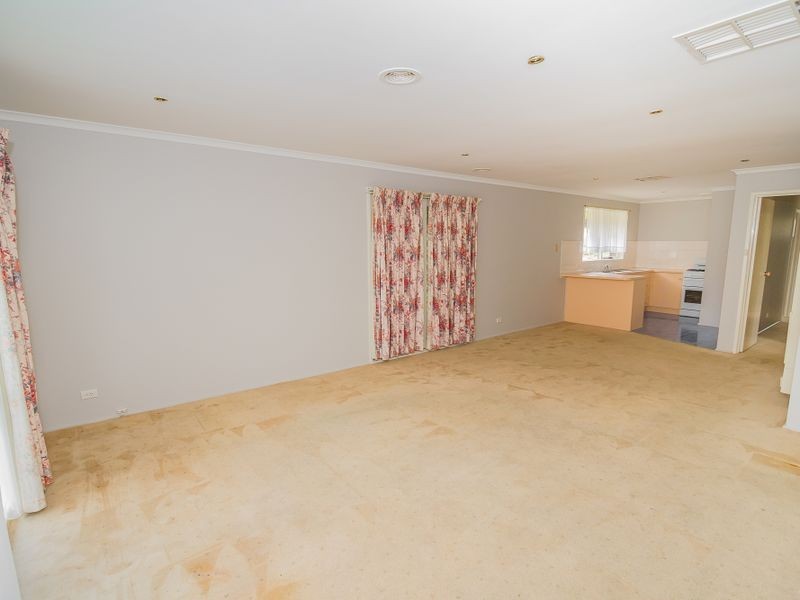 12 Green Valley, Meadow Heights VIC 3048