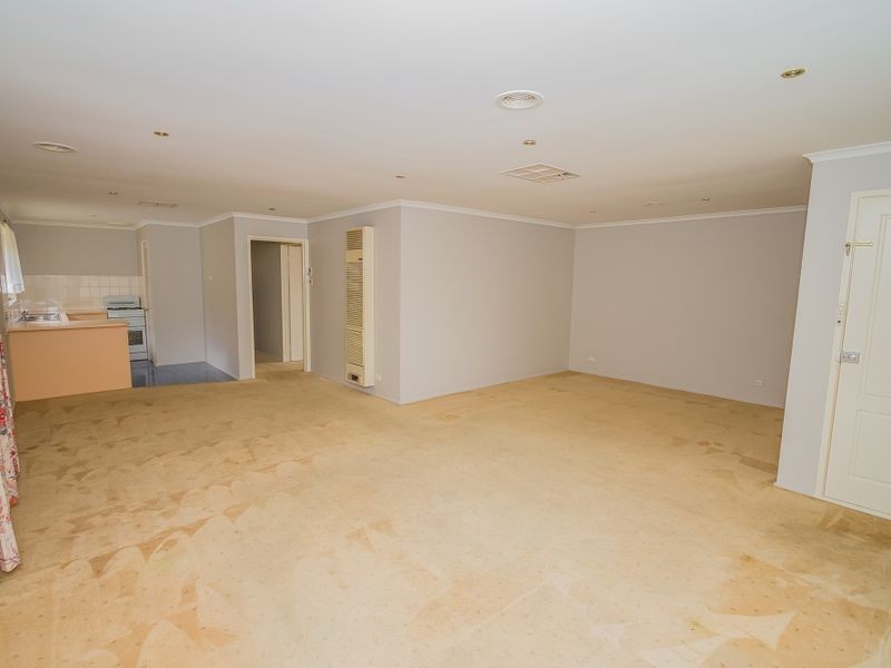 12 Green Valley, Meadow Heights VIC 3048