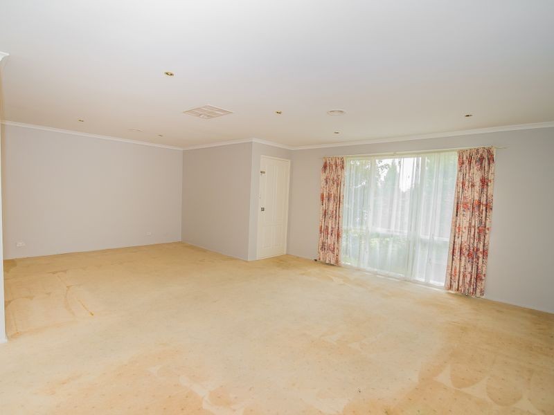 12 Green Valley, Meadow Heights VIC 3048