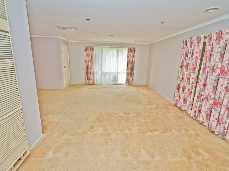 12 Green Valley, Meadow Heights VIC 3048