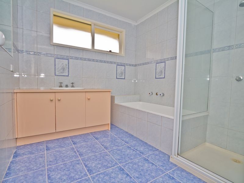 12 Green Valley, Meadow Heights VIC 3048