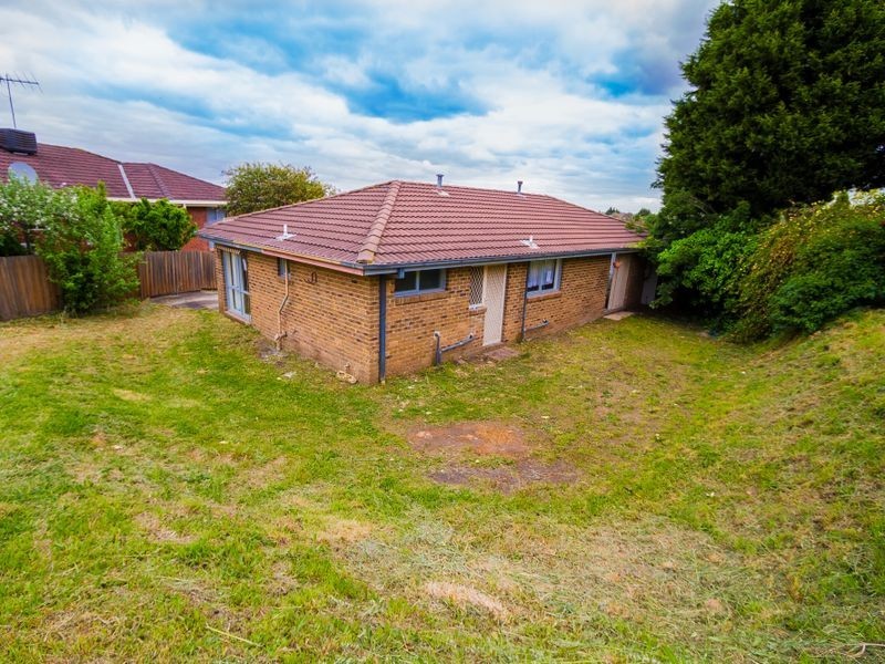 12 Green Valley, Meadow Heights VIC 3048