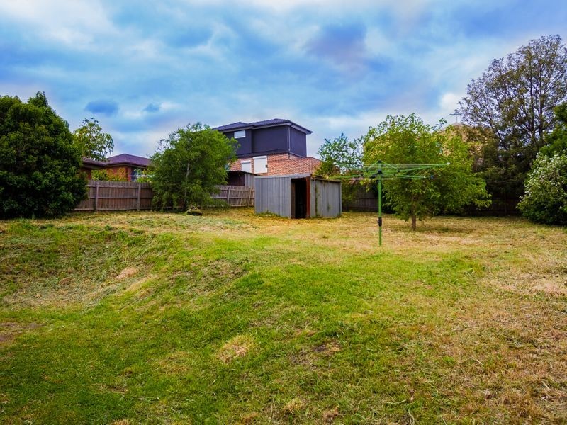 12 Green Valley, Meadow Heights VIC 3048
