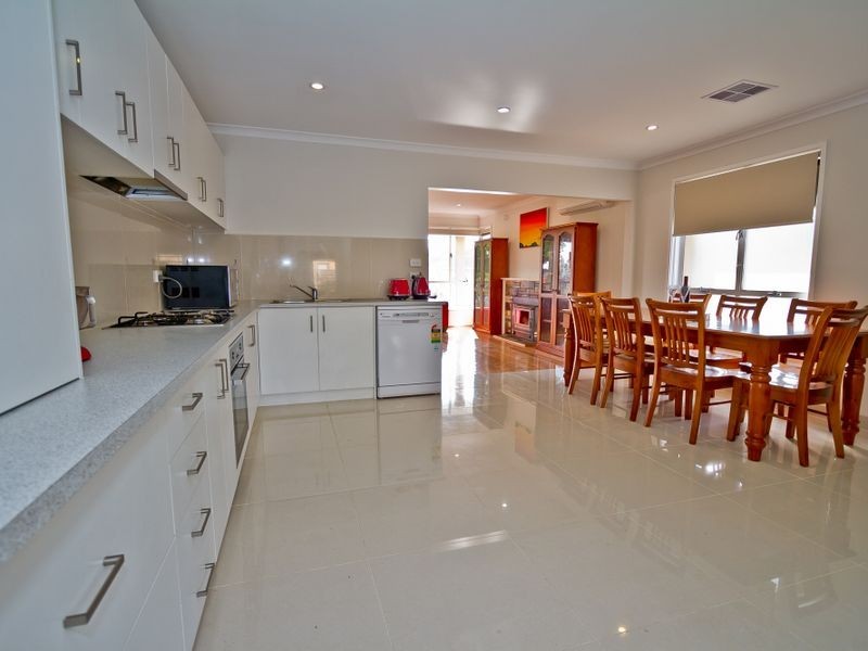 16 Gordon Street, Tullamarine VIC 3043