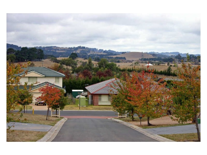 10 Dundee Place, Bowral NSW 2576