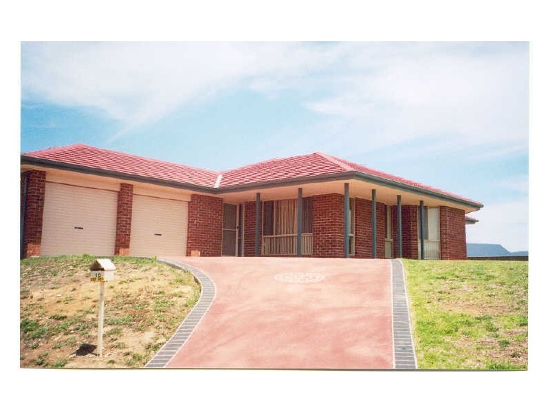 10 Dundee Place, Bowral NSW 2576