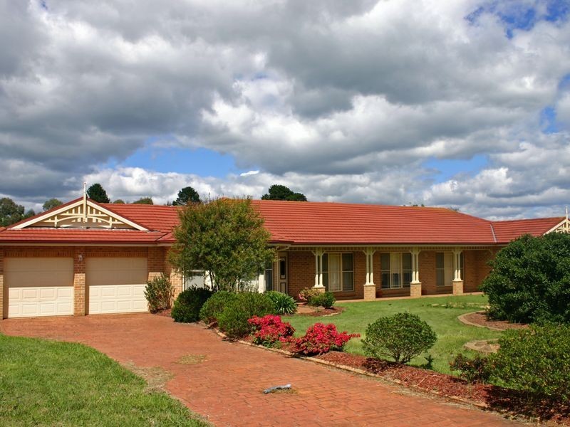 21 Highland Drive, Bowral NSW 2576