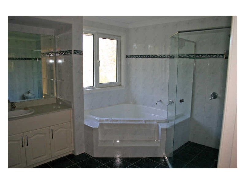 42 Charlotte Street, Burradoo NSW 2576