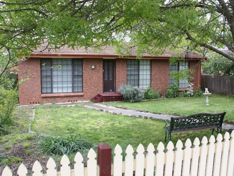 17 Thompson Street, Bowral NSW 2576