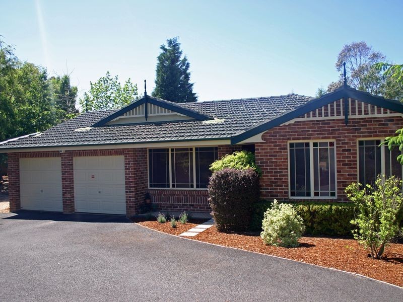 16 Glenrowan Grove, Bowral NSW 2576
