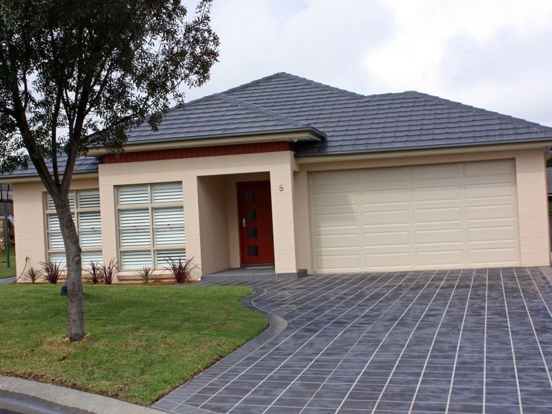 8 Bren Place, Bowral NSW 2576