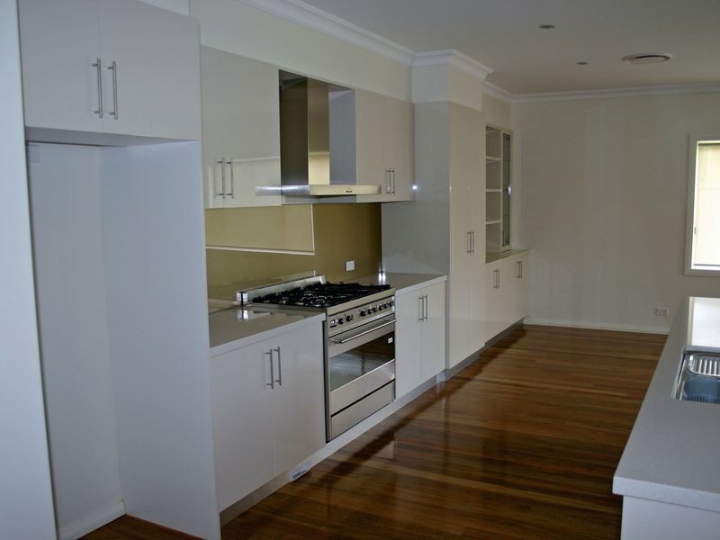 8 Bren Place, Bowral NSW 2576