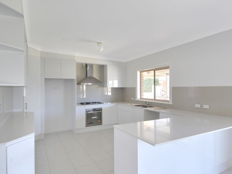 13 Lavis Road, Bowral NSW 2576