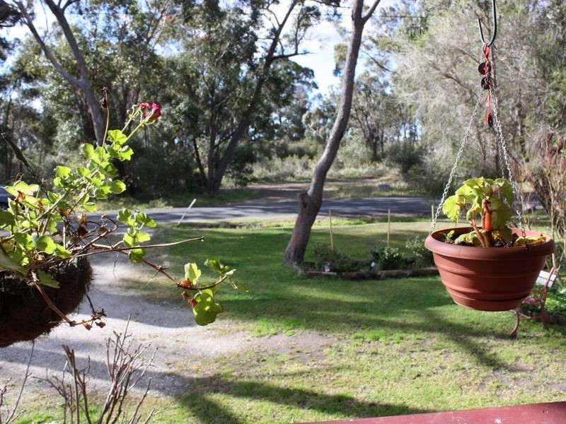 82 Railway Avenue, Colo Vale NSW 2575
