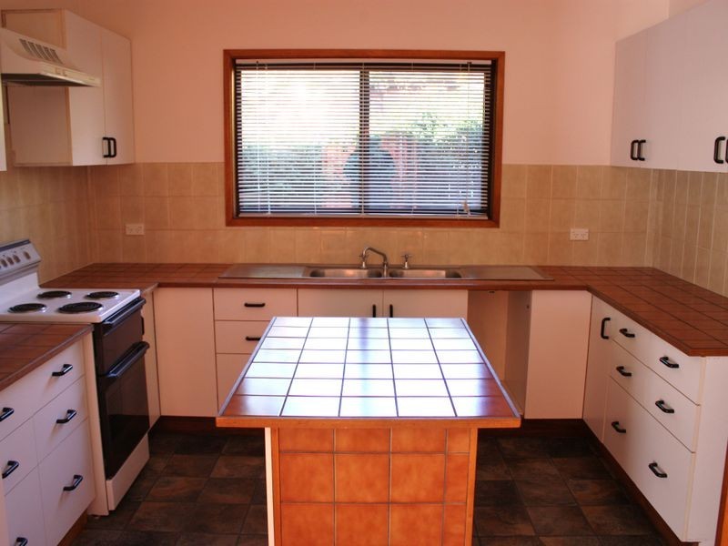 82 Railway Avenue, Colo Vale NSW 2575