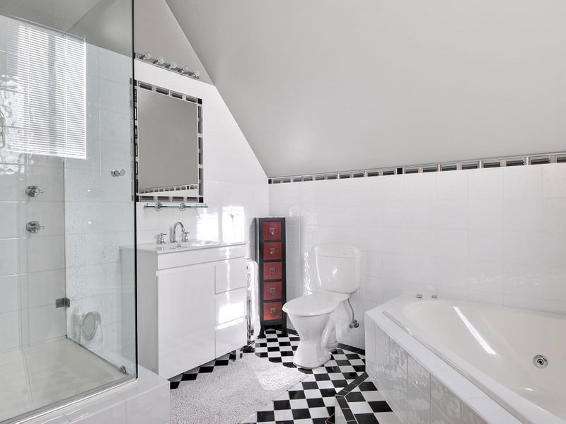 20 Farnborough Drive, Moss Vale NSW 2577