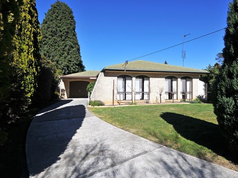 5 Sweeney Place, Bowral NSW 2576