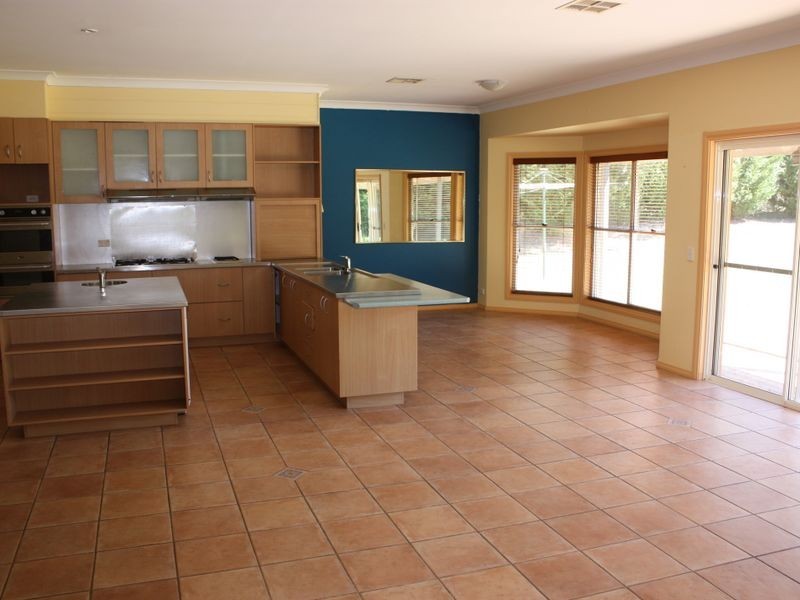 13 Highland Drive, Bowral NSW 2576