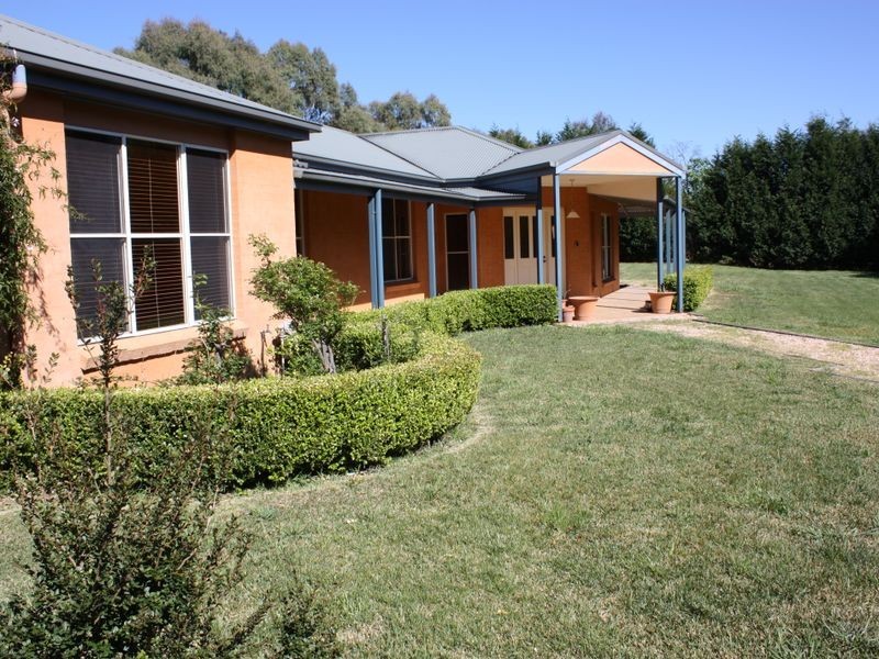 13 Highland Drive, Bowral NSW 2576