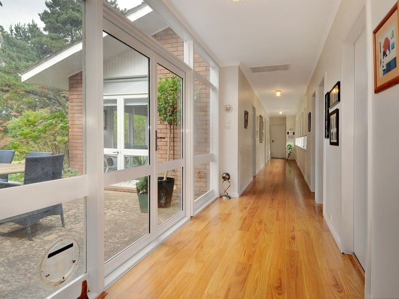 11 Hurlingham Avenue, Burradoo NSW 2576