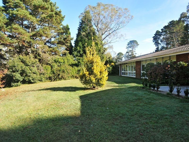 11 Hurlingham Avenue, Burradoo NSW 2576