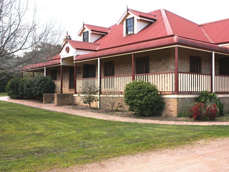 6 Stratford Way, Burradoo NSW 2576