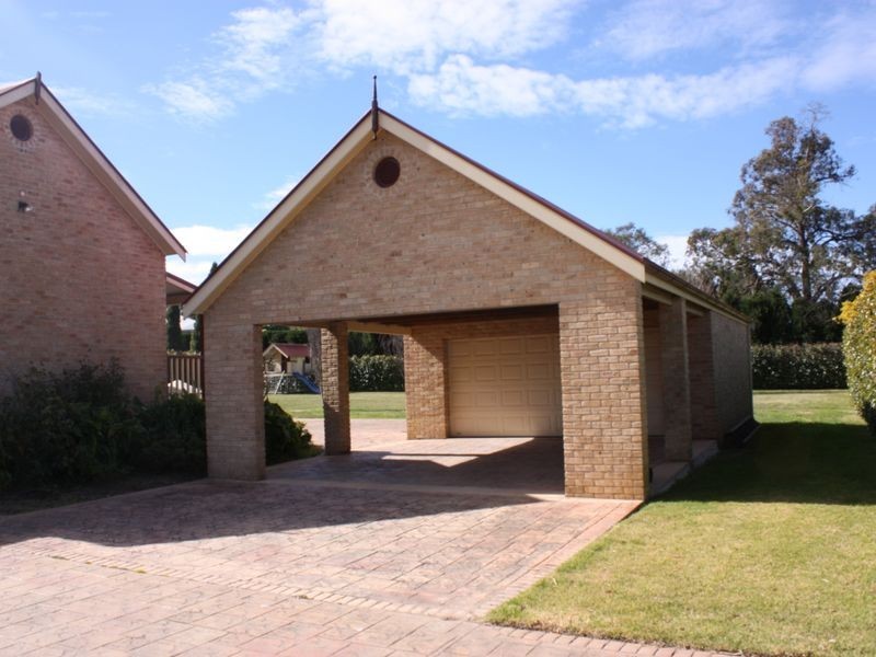 6 Stratford Way, Burradoo NSW 2576