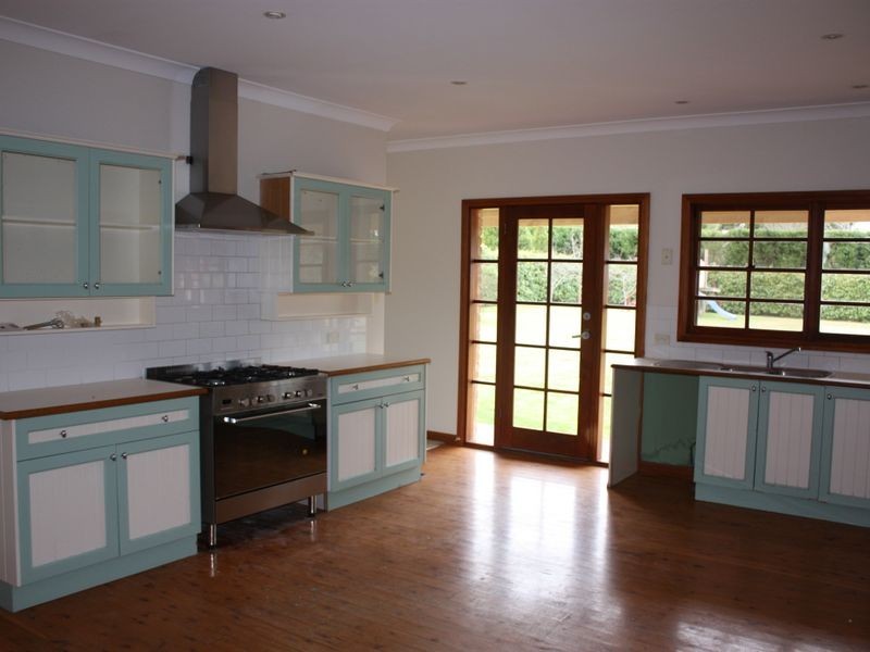 6 Stratford Way, Burradoo NSW 2576