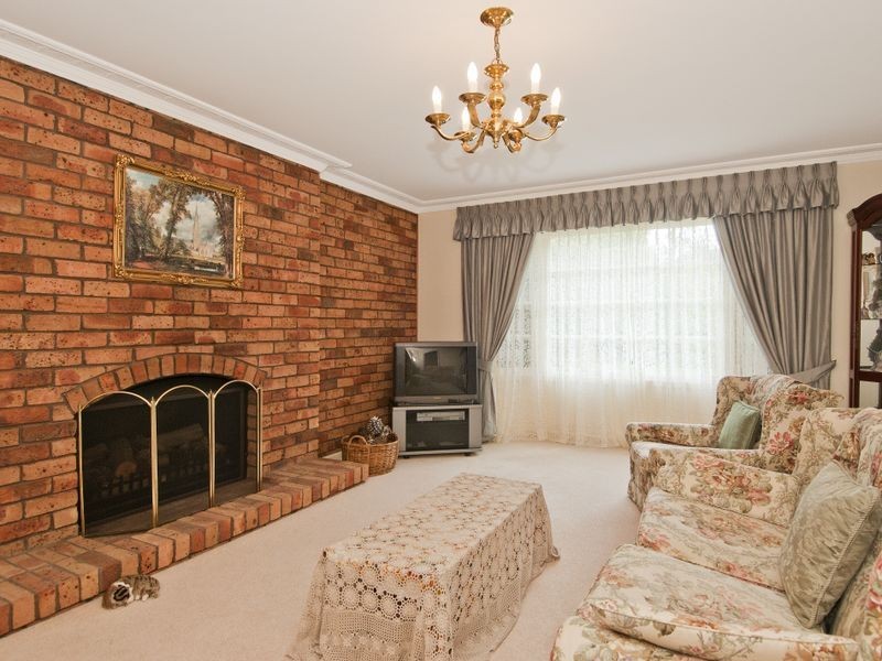 5 Moynoe Close, Burradoo NSW 2576