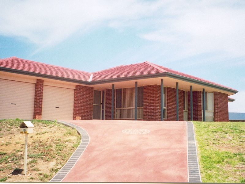 10 Dundee Place, Bowral NSW 2576