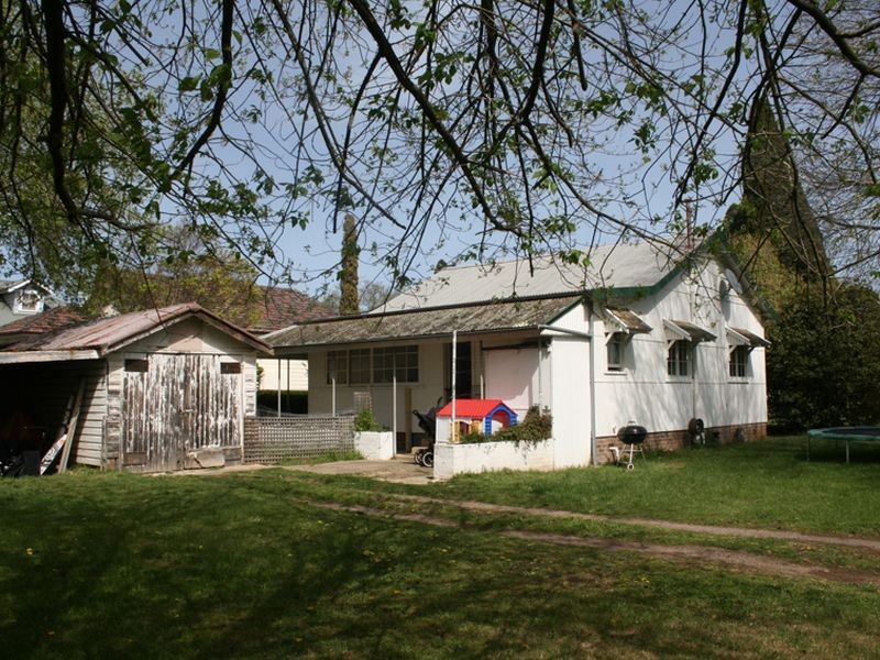 2 Una Street, Bowral NSW 2576