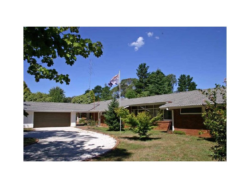 11 Hurlingham Avenue, Burradoo NSW 2576