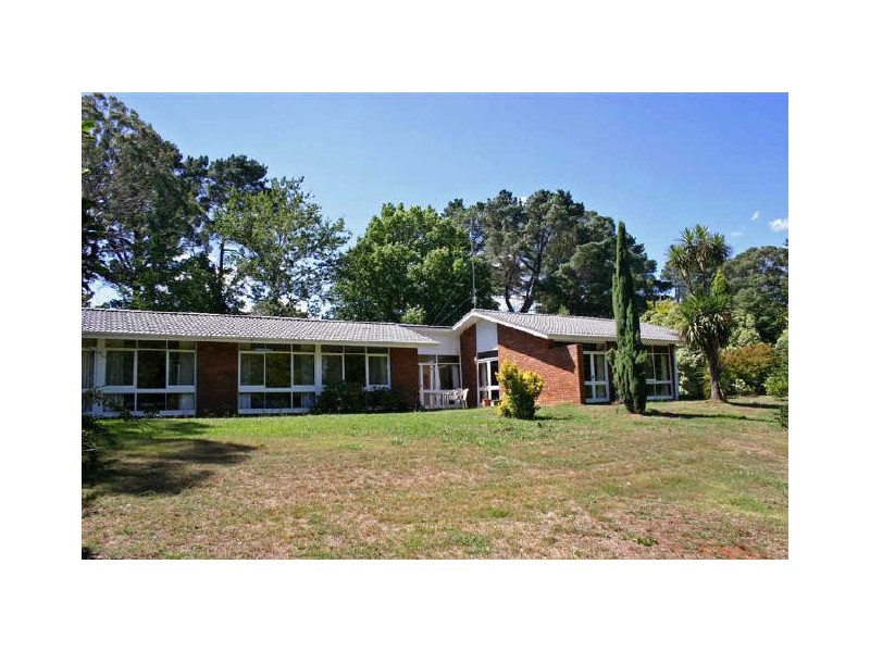 11 Hurlingham Avenue, Burradoo NSW 2576