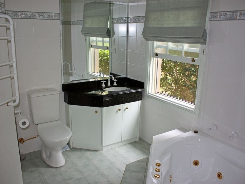 1 Greyleaves Road, Burradoo NSW 2576