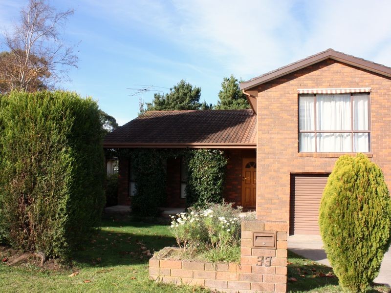 33 Sir Donald Bradman Drive, Bowral NSW 2576